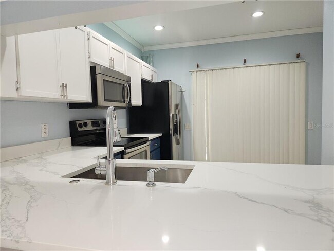 Building Photo - 8637 Hunters Key Cir
