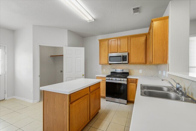 Building Photo - 20214 Sendera Oaks Ln