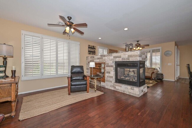 Building Photo - 41418 N Clear Crossing Rd