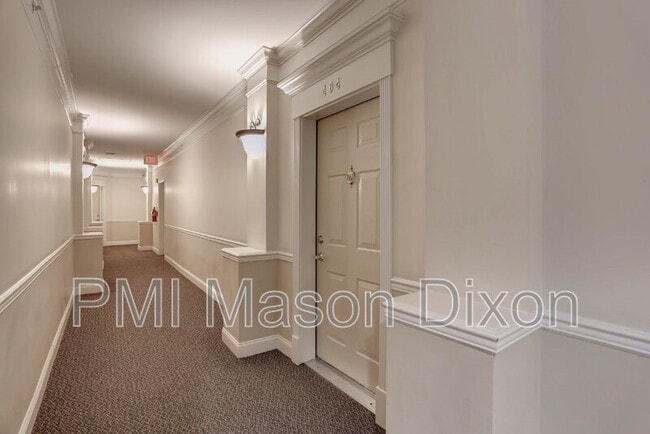 Building Photo - 5801 Clipper Ln