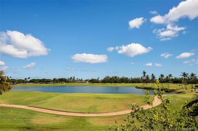 Building Photo - Golf Course View