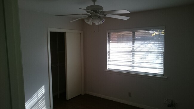 Building Photo - 1515 Woodlawn Blvd