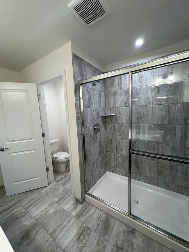 Building Photo - 1104 Thomas Trl