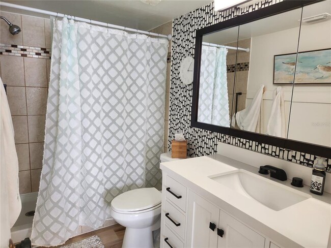 Building Photo - 6287 Bahia Del Mar Cir N