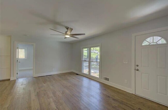 Building Photo - 985 Frontier Trail SW