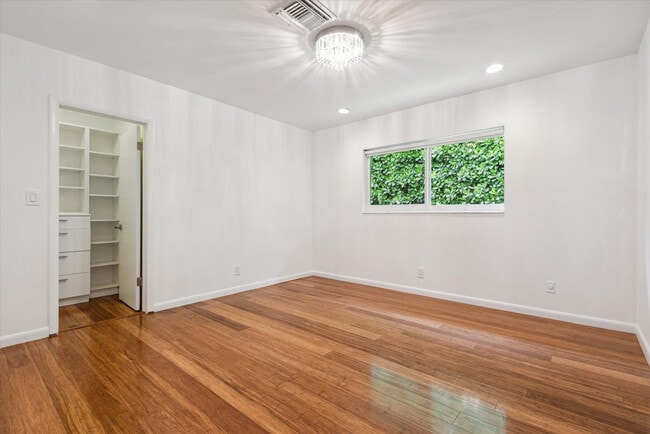 Building Photo - 40 Isla Bahia Dr