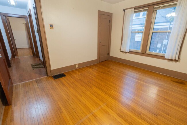 Building Photo - 203 Edgewood Ave