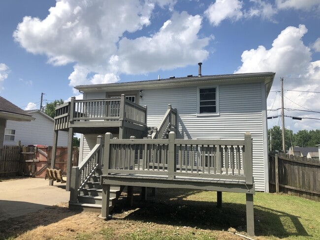 Building Photo - 3700 Hillcross Dr