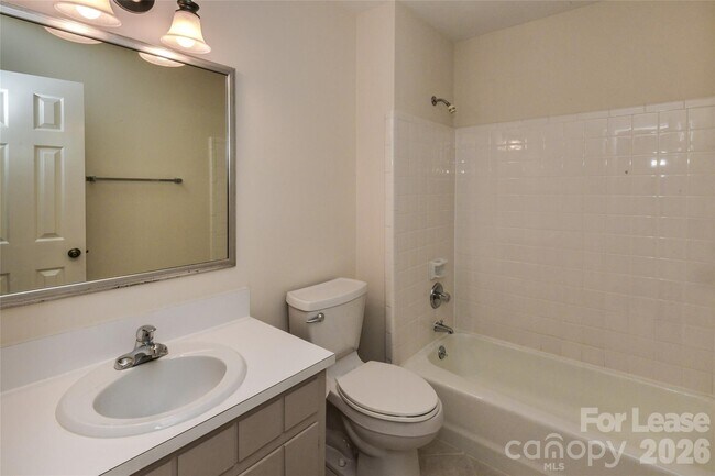 Building Photo - 2630 Fernbank Dr