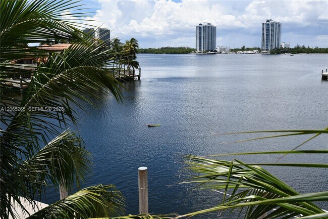 Building Photo - 1000 E Island Blvd