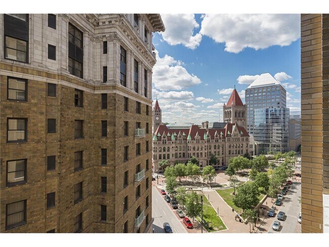 Building Photo - 350 St Peter St