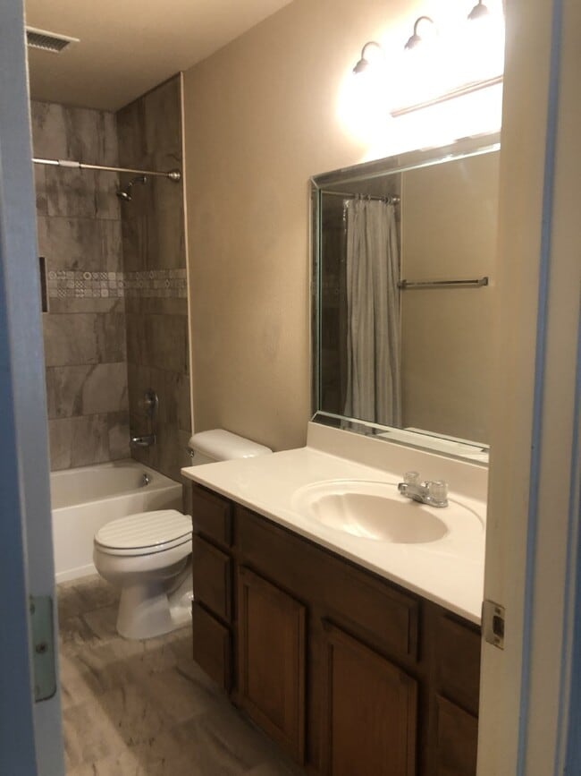 Building Photo - 6216 Lovebird Ln