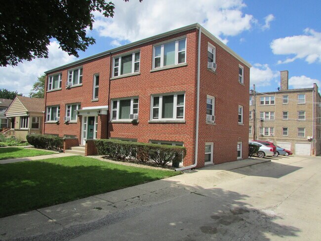 Building Photo - 430 Callan Ave