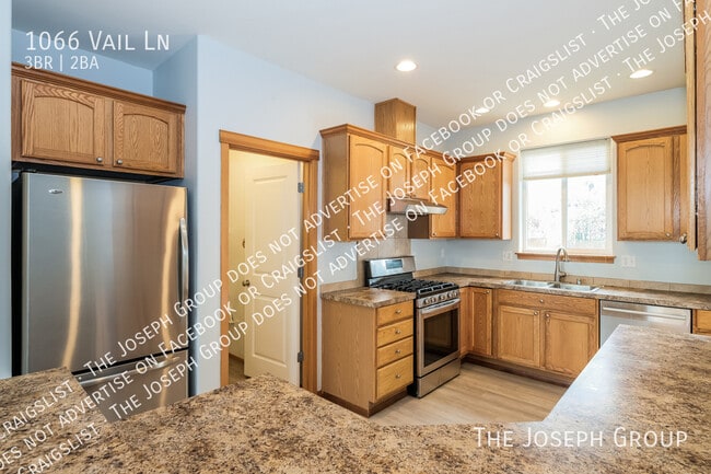 Building Photo - 1066 Vail Ln