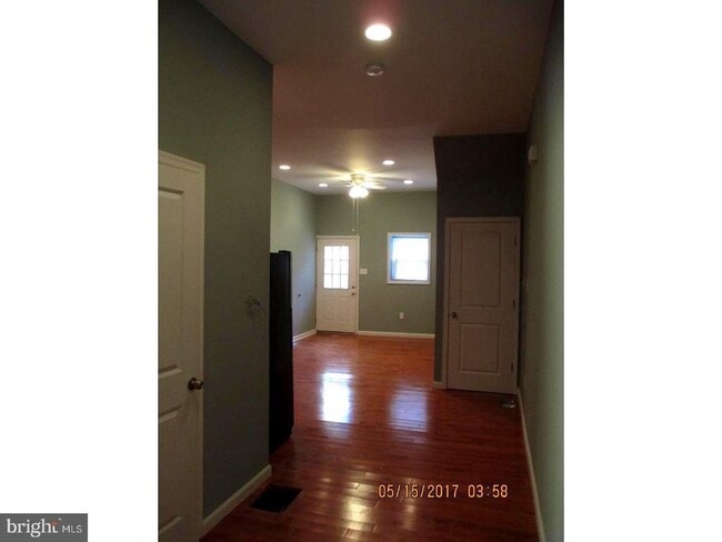Building Photo - 2209 Carpenter St