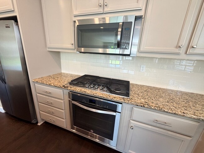 Building Photo - 1587 Manzanita Way