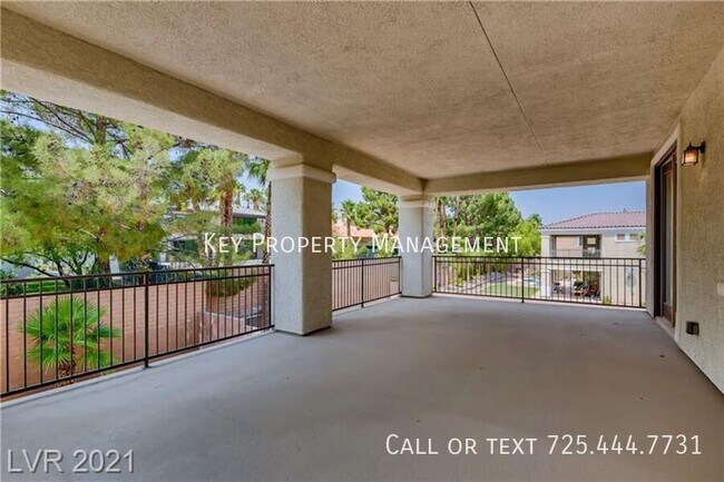 Building Photo - FULLY FURNISHED 5 BEDROOM + DEN HOME WITH ...