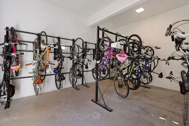 Building Photo - The perfect upstairs location down town Santa Barbara!