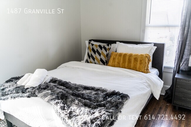 Building Photo - 1487 Granville St