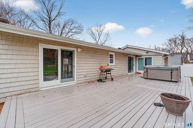 Building Photo - 6 Brighton St