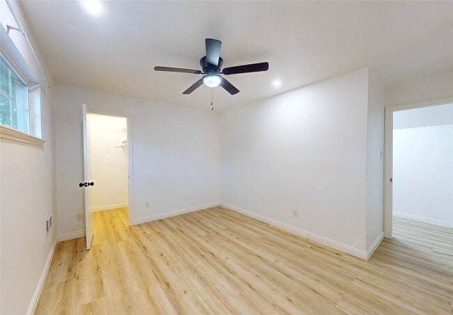 Building Photo - 5731 S Braeswood Blvd