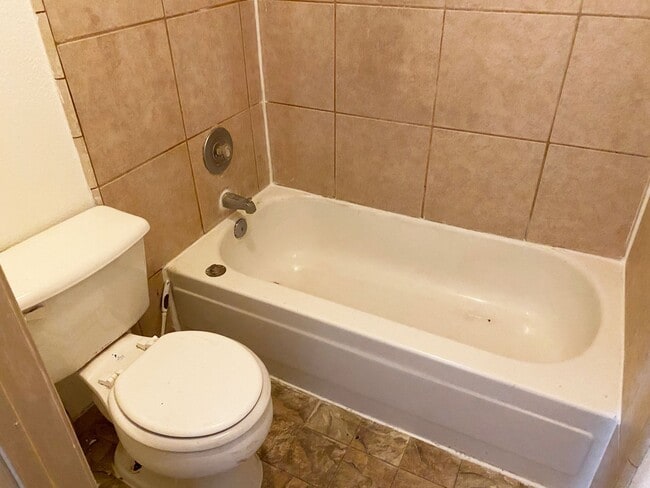 Building Photo - 2 BR, 2 Bath Condo on Tripp Dr in Reno.