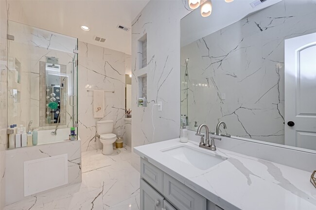 Building Photo - 39 Marino Dr