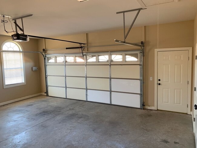 Building Photo - Sommer Brooke Subdivision!!  Office!