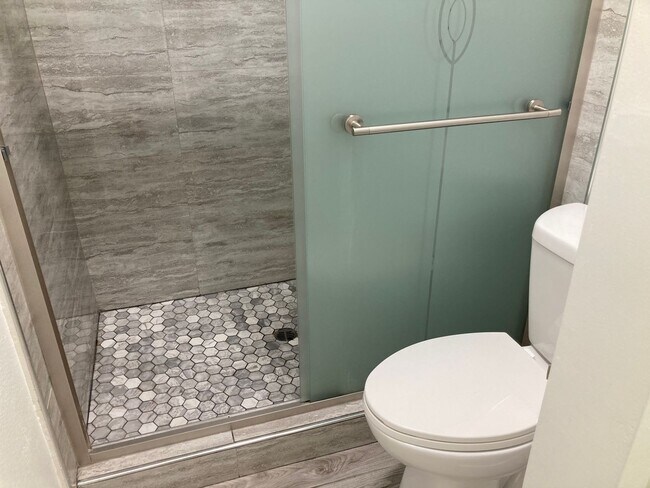 Building Photo - $3,295! Charming 2-Bed, 2-Bath Corner Unit in Gated Culver City Community!