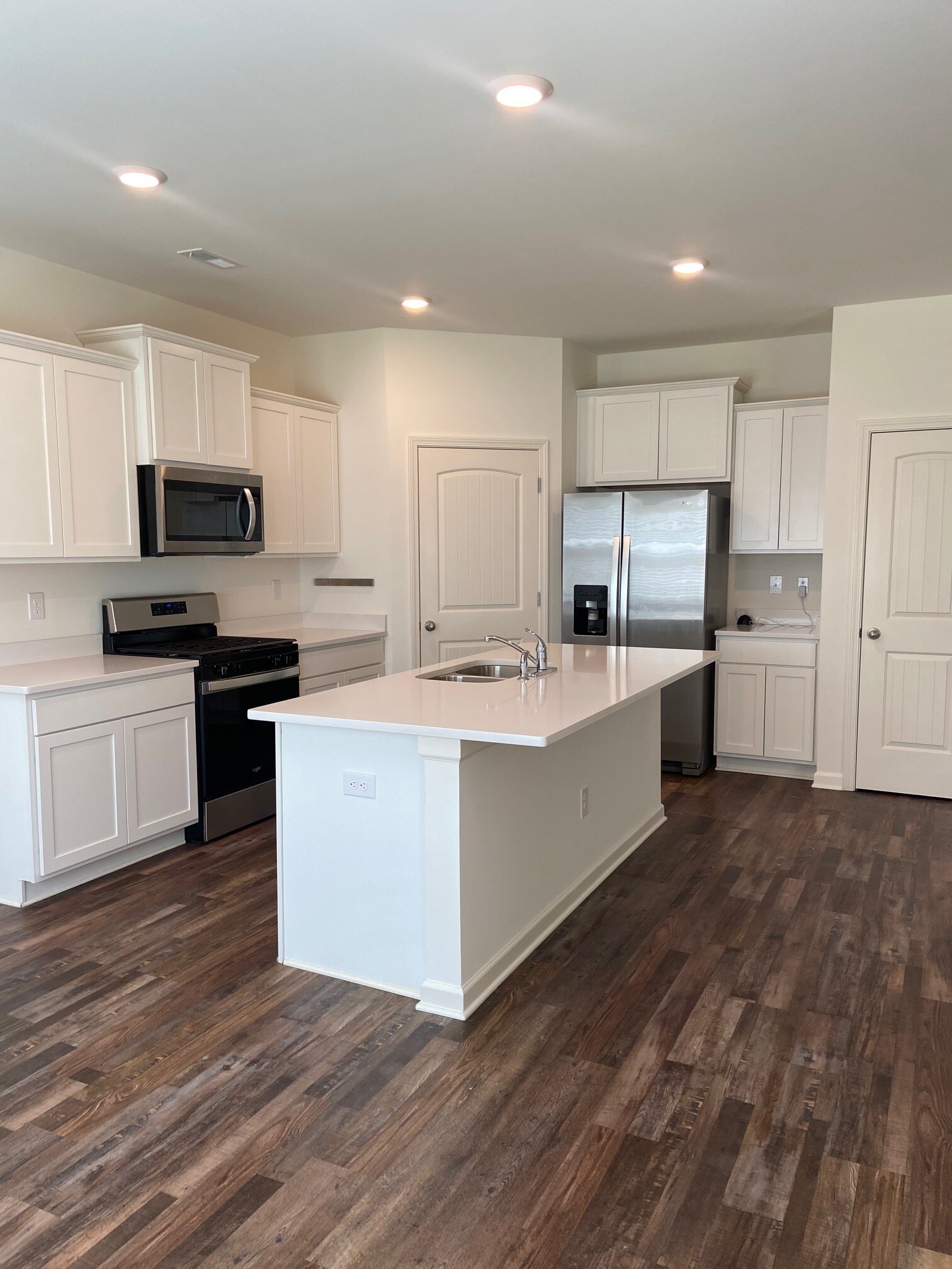 Building Photo - 252 Chelsea Park Cir