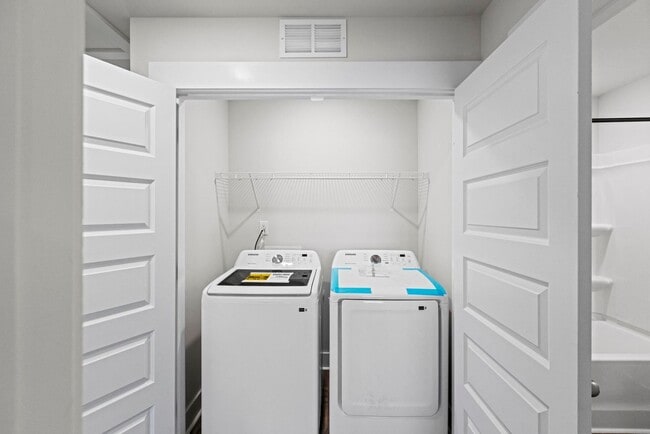 Building Photo - Brand New Townhome- Bike to the beach!!! **MOVE-IN SPECIAL**