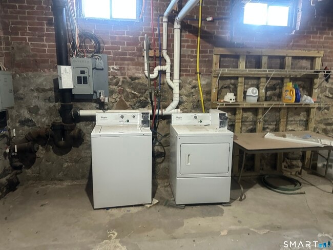 Building Photo - 7 Allen St