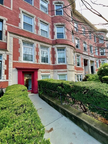 Building Photo - 183 Winthrop Rd