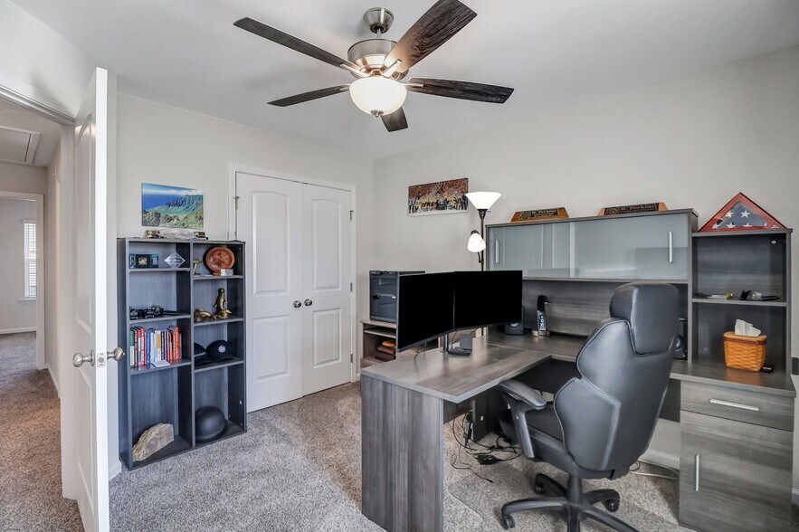 Building Photo - 114 Chalk Farm Way