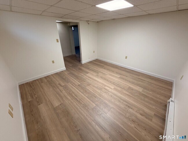 Building Photo - 10 Short St