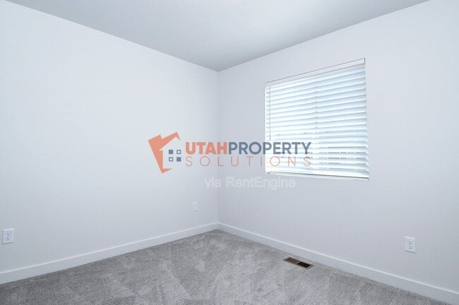 Building Photo - 1058 W 360 S