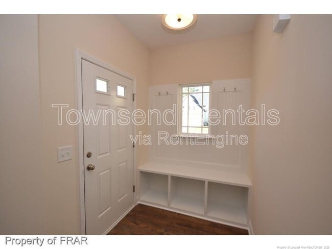 Building Photo - 4411 Low Oak Ct
