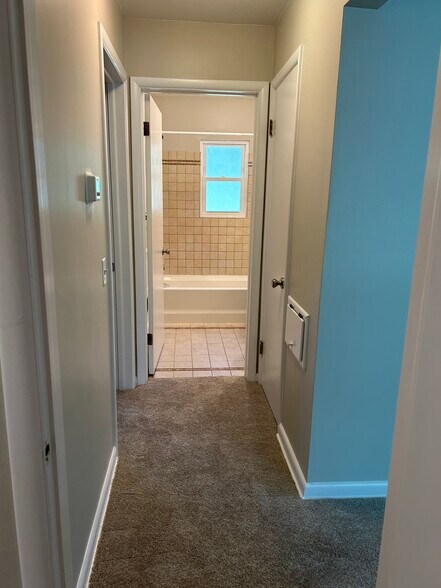 Hall - 3520 Iroquois Trl