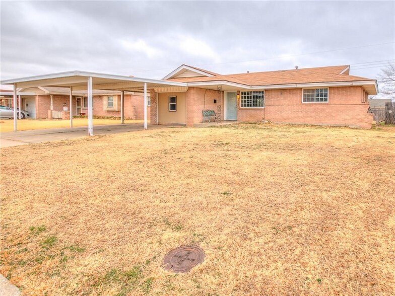 Building Photo - 2717 SW 80th St