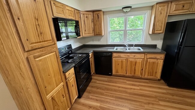 Building Photo - 608 Duplex