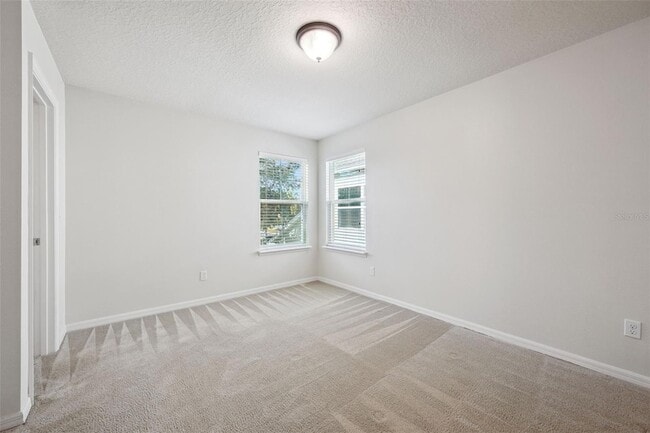 Building Photo - 1310 Oakcrest Ct