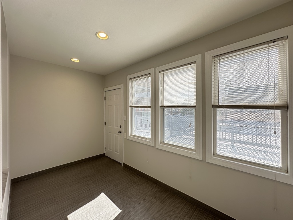 Building Photo - 3050 N Milwaukee Ave