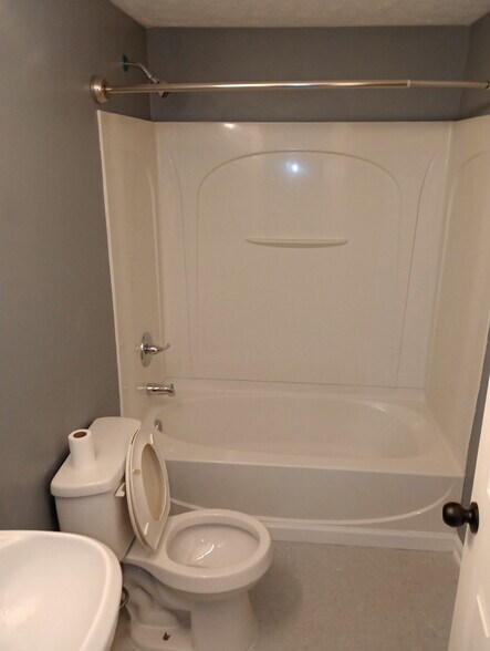 Downstairs bathroom - 3308 Kirby Ave