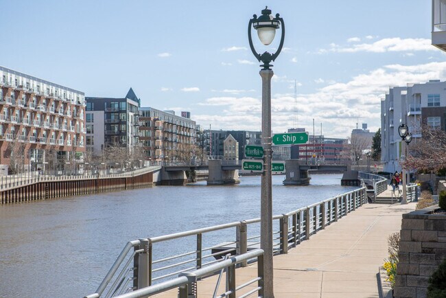 Building Photo - 225 E Michigan St