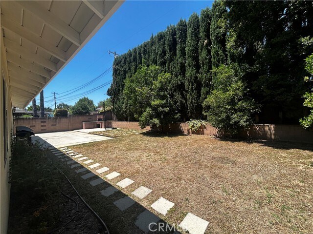 Building Photo - 7845 Sedan Ave