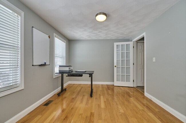 Building Photo - 27 Cranberry Ln