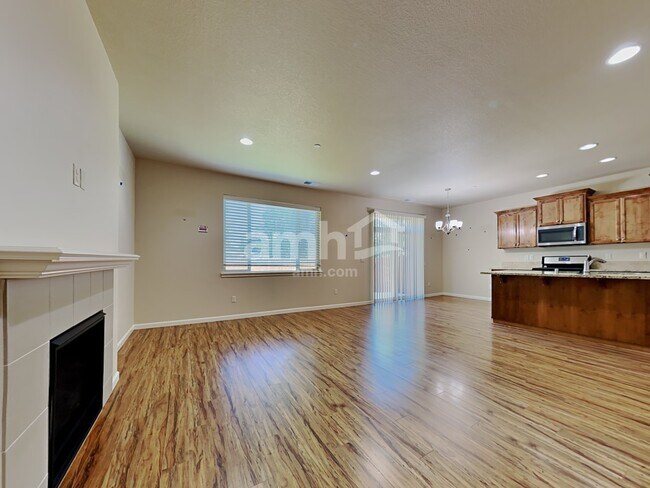 Building Photo - 3208 NE 75th St