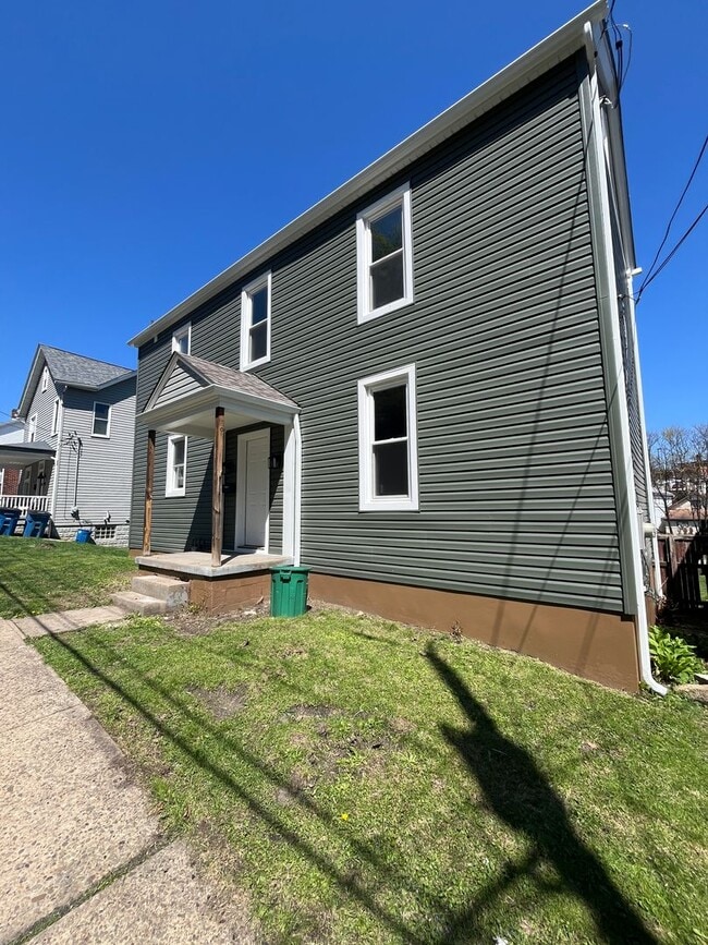 Building Photo - Fully Updated 3-Bed, 2-Bath Home – Greensburg, PA