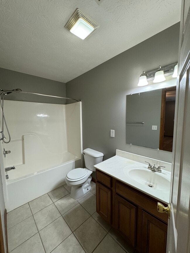 Building Photo - 5357 Midway Dr