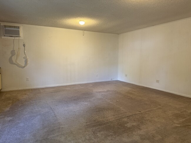 Building Photo - 36 Country Walk Dr